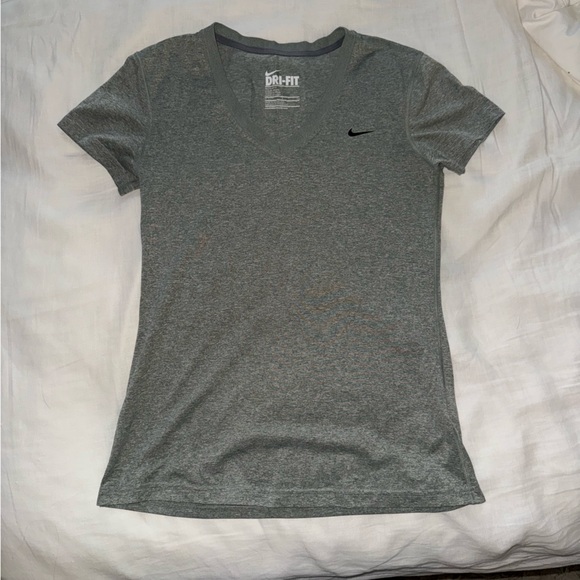 Nike V Neck Tee - Picture 1 of 2